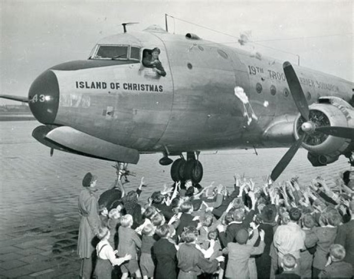 What plane did the Candy Bomber fly?