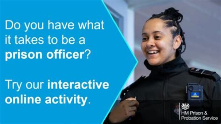 What qualifications do you need to be a prison officer?