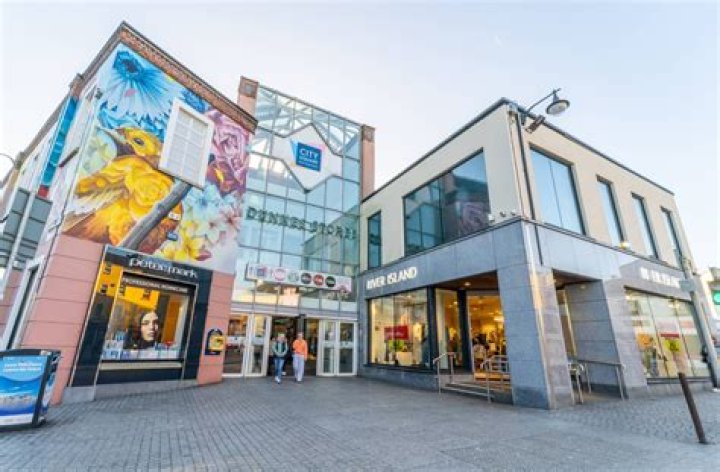 What shops are in Salisbury?