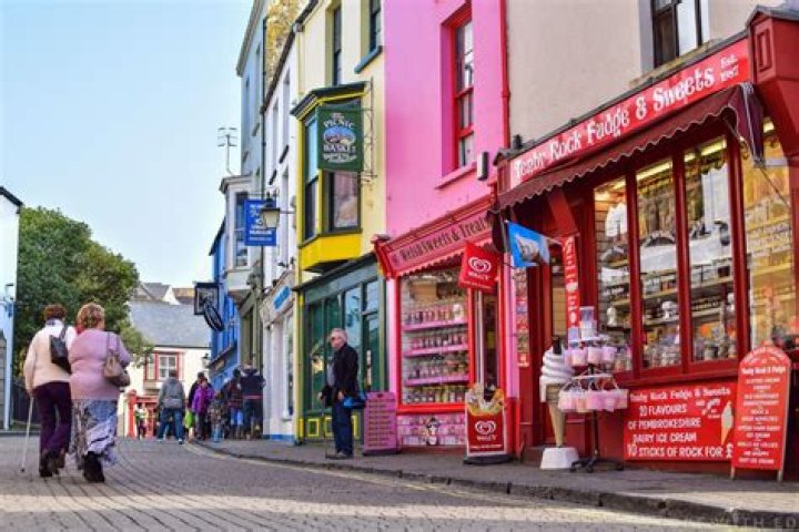 What shops are in Tenby?