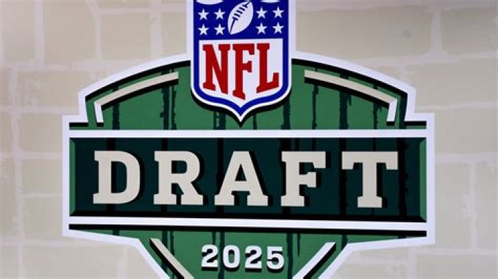 What station is NFL on the radio?