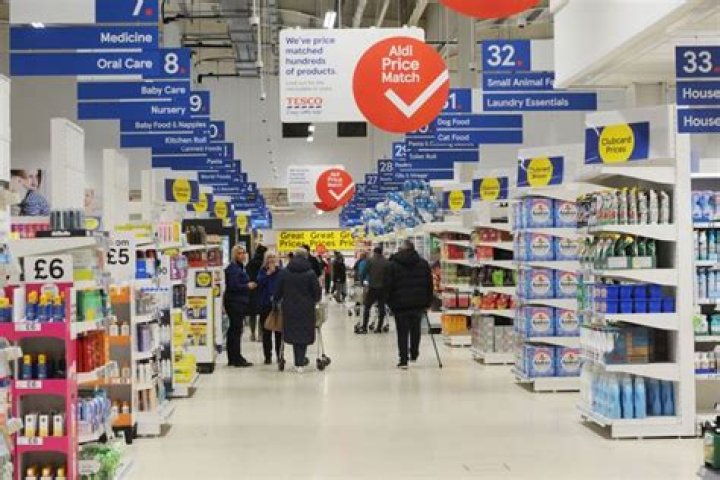 What time can you shop in Tesco on a Sunday?