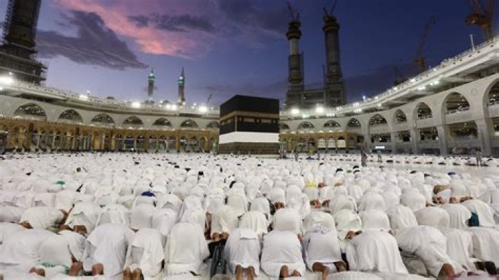 What time is Eid prayer in Makkah?