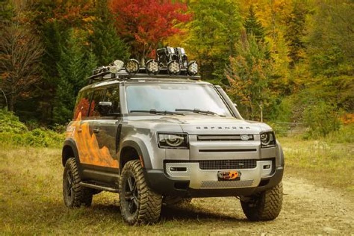 What tires does Land Rover use?