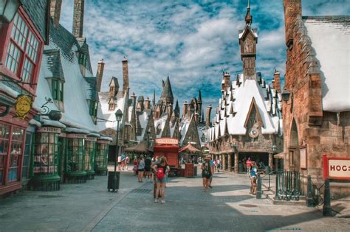 What town is hogsmeade in?