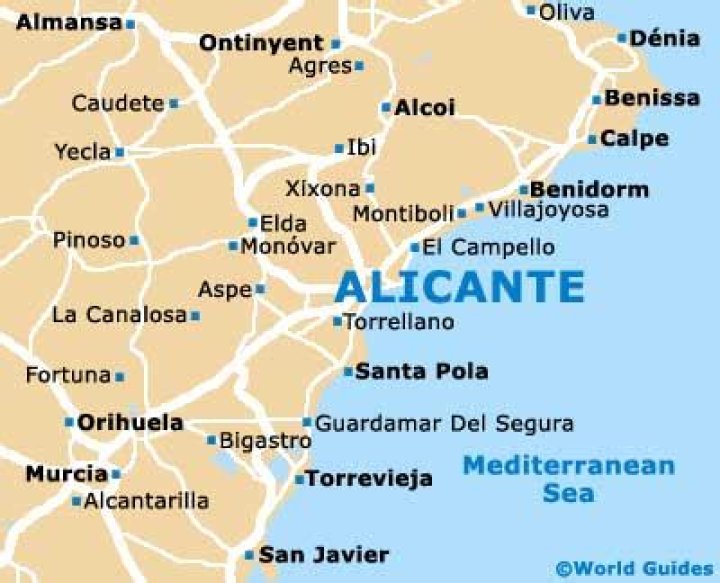 What towns are near Alicante airport?