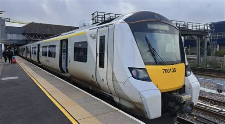 What trains go to Gatwick Airport?