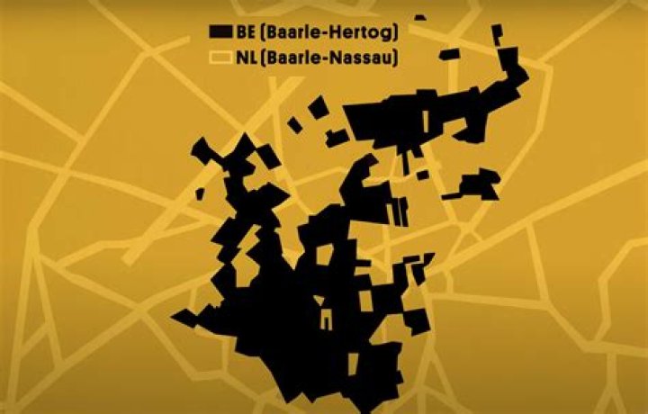 What two countries border around Baarle Hertog and Baarle Nassau were finally set 1995?