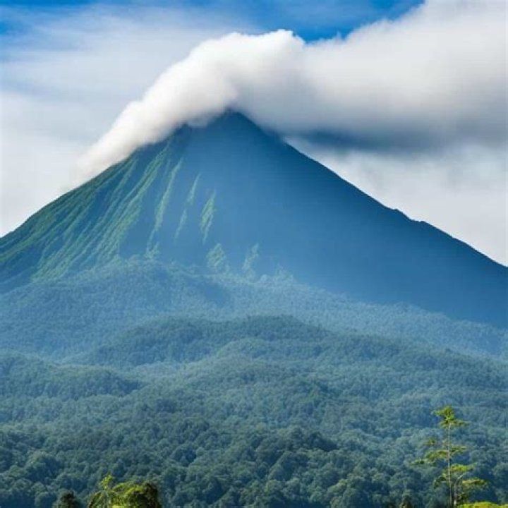What type of volcano is Mount Makiling?