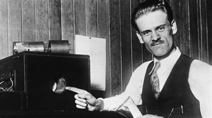 What was the resolution of the first TV?