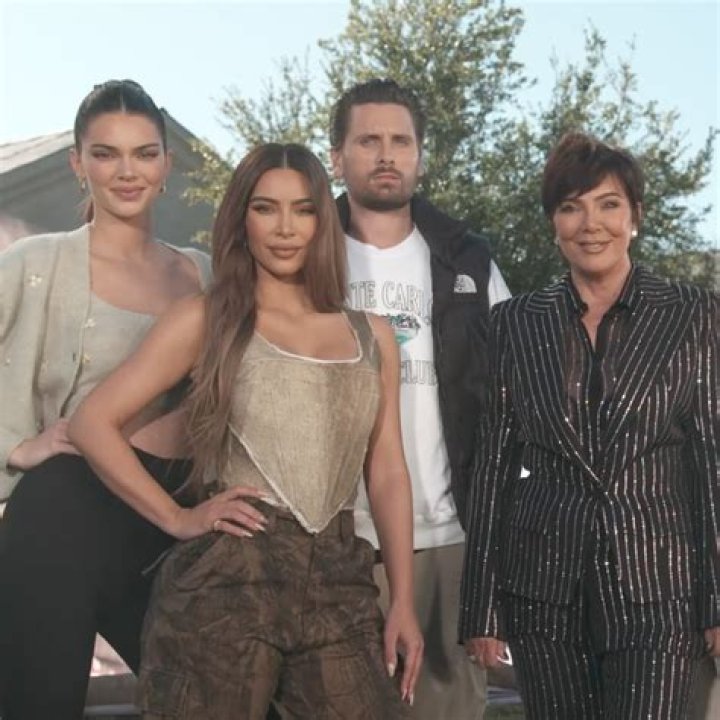 What year is Season 8 of keeping up with the Kardashians?