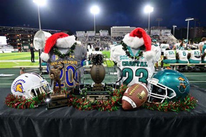 What year was the first Hawaii Bowl game?