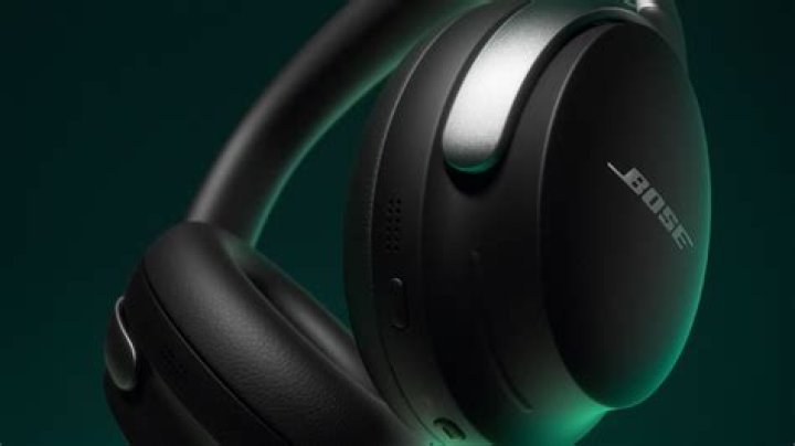 When did Bose noise Cancelling headphones come out?