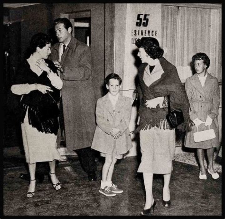 When was paparazzi founded?