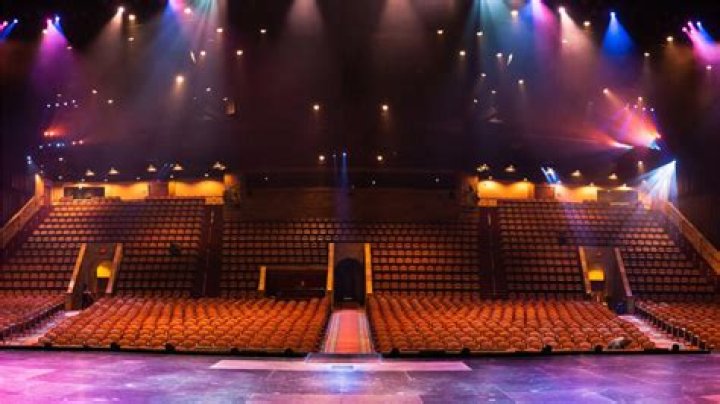 Where are the best seats at sight and sound Lancaster?