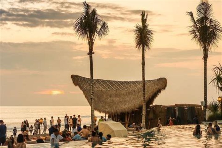 Where can I hang out in Seminyak?