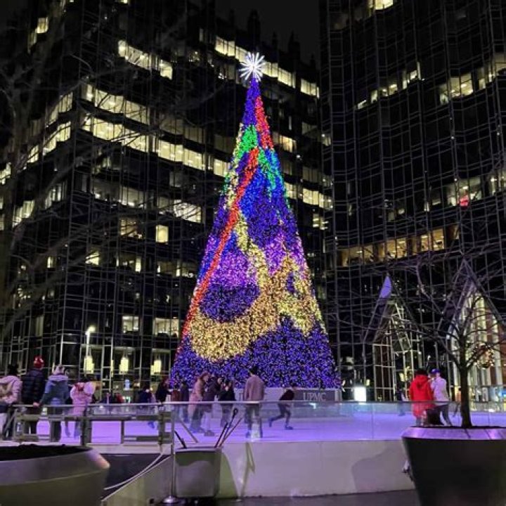 Where can I park in Pittsburgh Light Up Night?