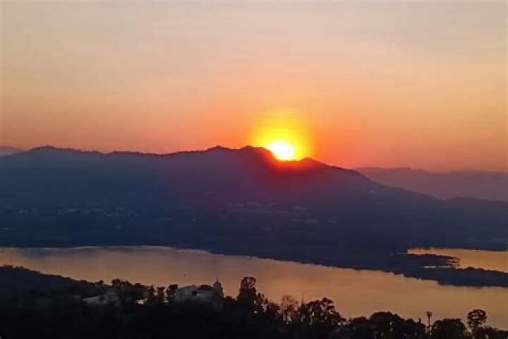 Where can I see sunrise in Udaipur?