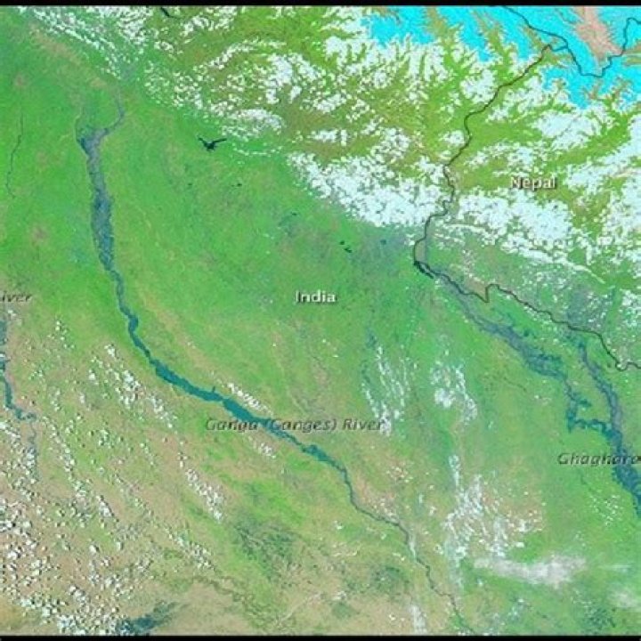 Where did Himalayan tsunami occur in 2013?