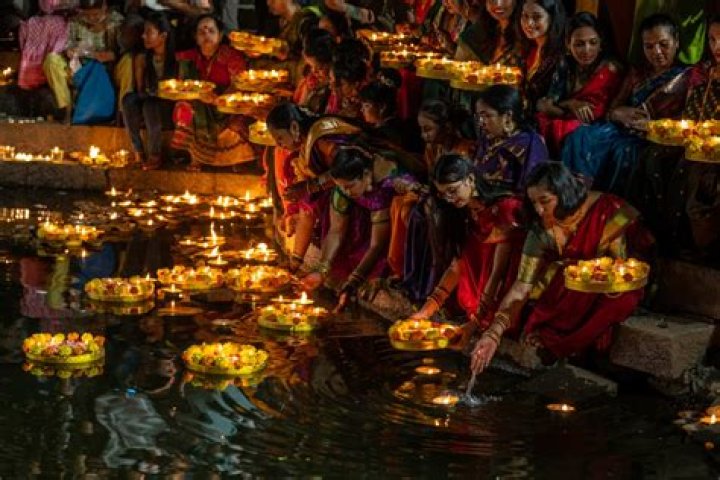 Where does the Festival of Lights start?