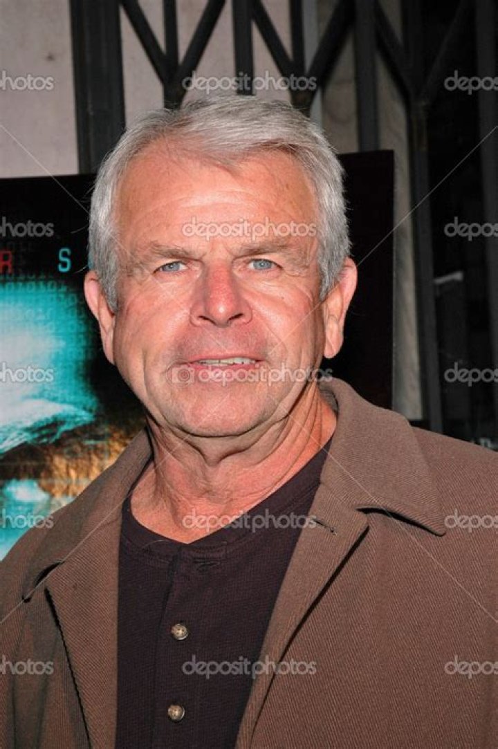 Where does William Devane live?