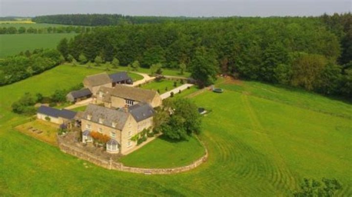 Where is Alex James Farm?
