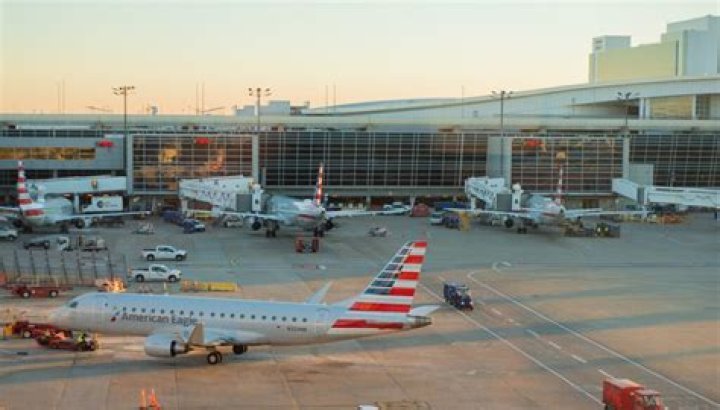 Where is American Airlines hub located?