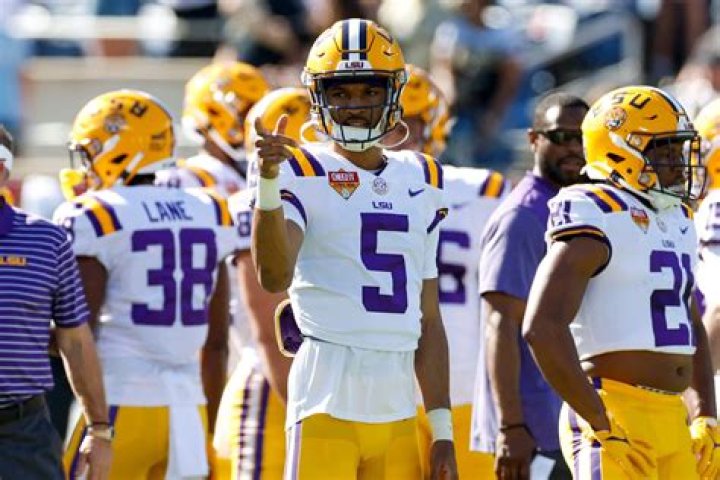 Where is LSU football team from?