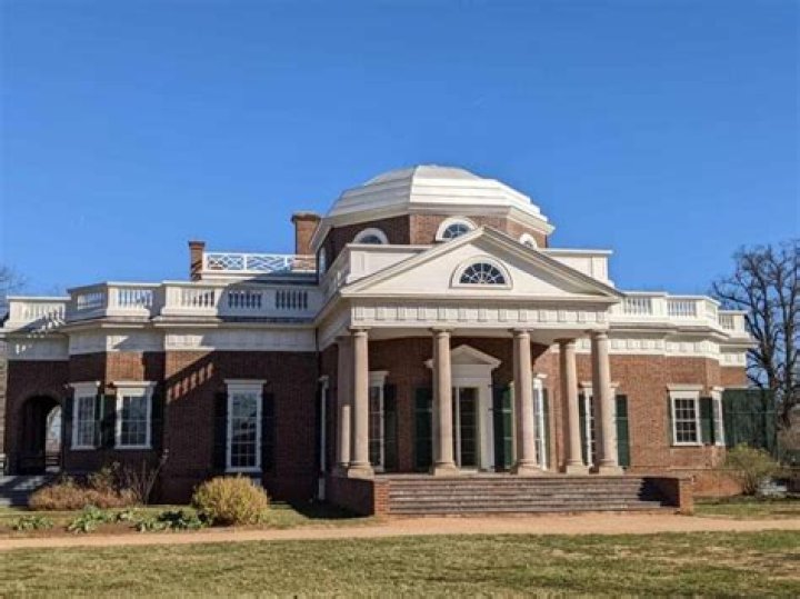 Where should I stay when visiting Antietam?