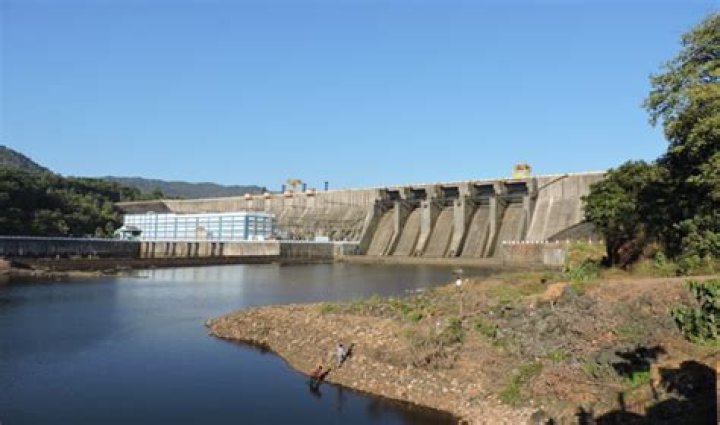 Which famous hydroelectric project is situated on the river sharavathi?
