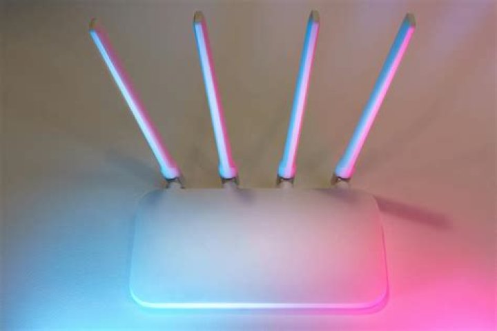 Which is better WiFi or mobile data?