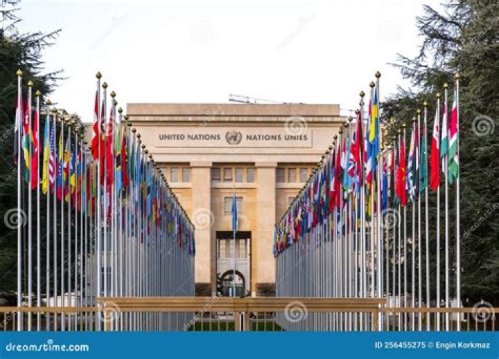 Which organizations has its headquarters in Geneva?