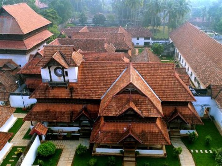 Who built padmanabhapuram Palace?