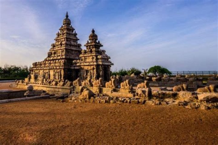 Who constructed Mahabalipuram temple?