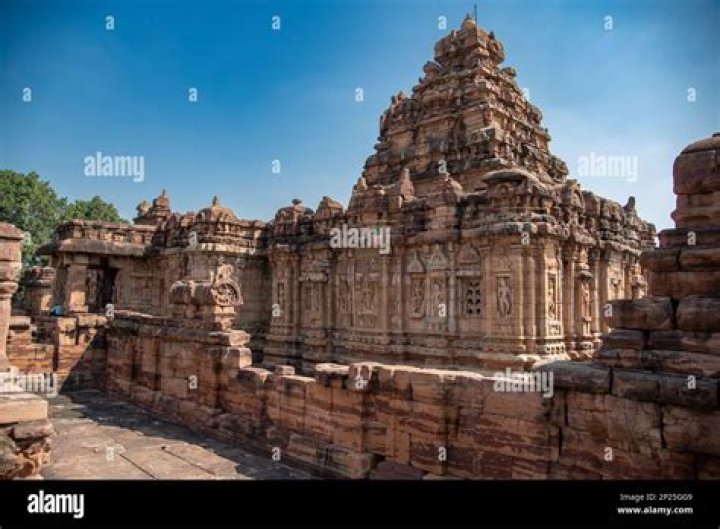 Who constructed Virupaksha temple?
