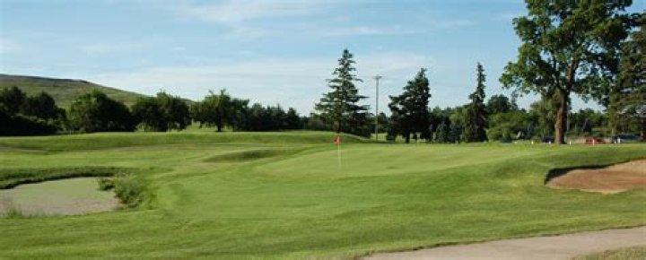 Who designed Brae Burn Golf Course?