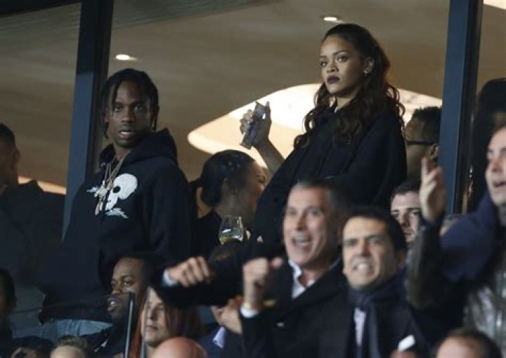 Who did Rihanna date in 2008?
