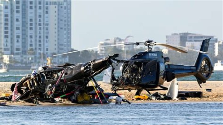 Who died in helicopter crash on MASH?