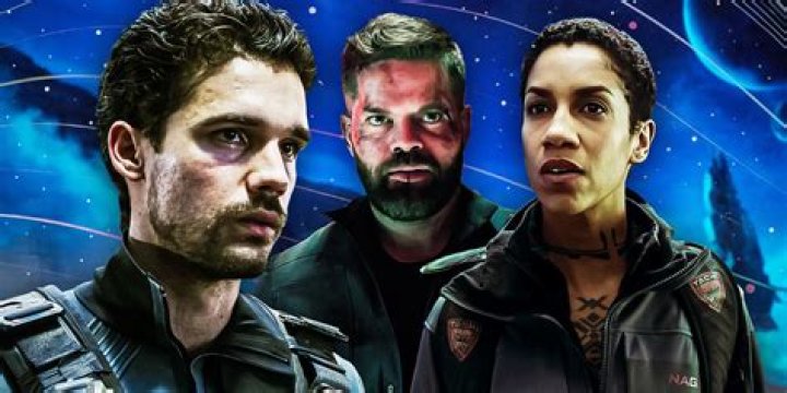 Who died in the first episode of the expanse?