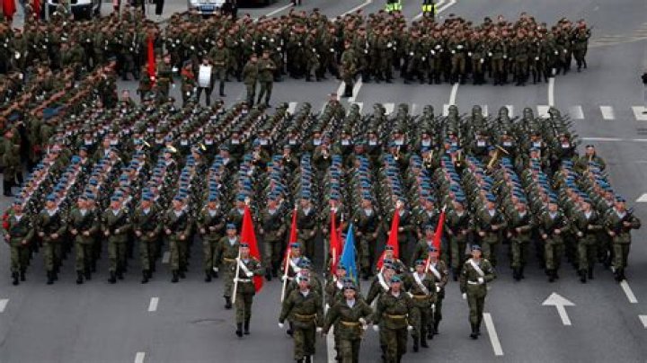 Who has a stronger military Russia or China?