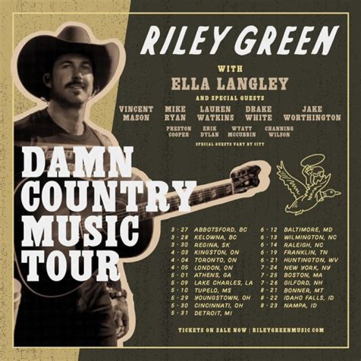 Who has Riley Green toured with?