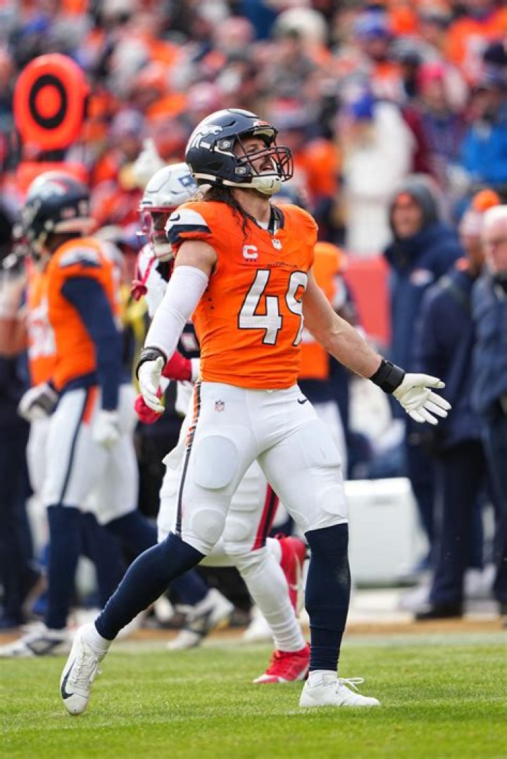 Who is better Dallas Cowboys or Denver Broncos?