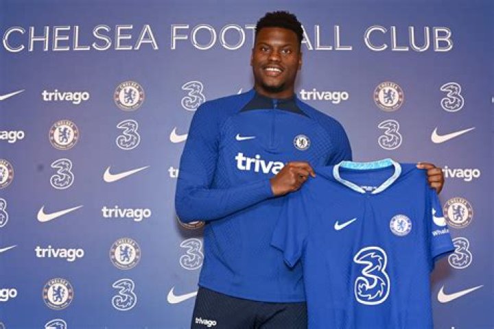 Who is Chelsea's number 15?