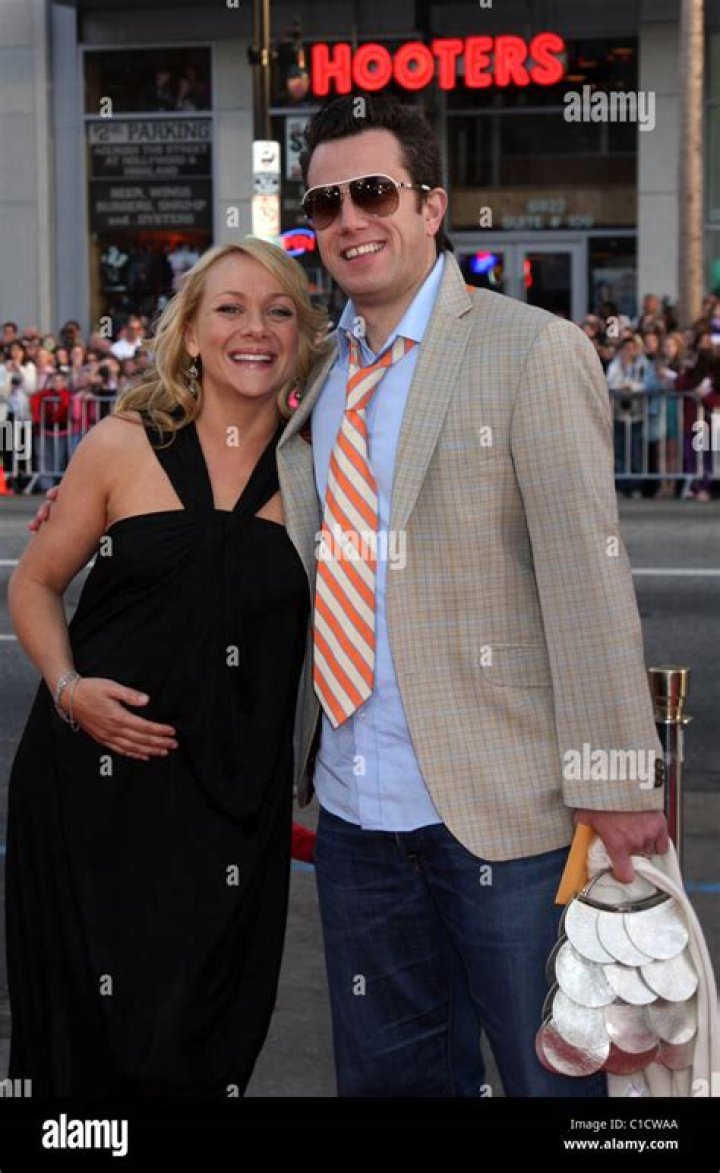 Who is Nicole Sullivan married to?