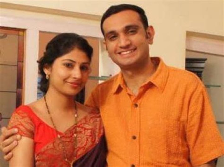 Who is Smita Sabharwal husband?