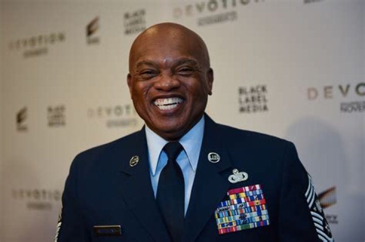 Who is the boss of the National Guard?