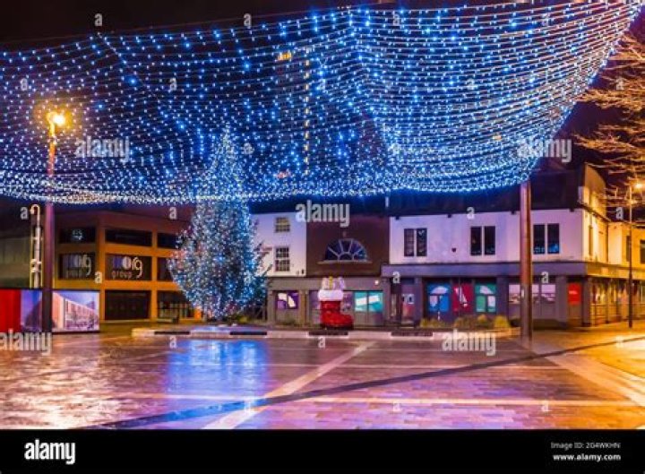 Who is turning on Sunderland Christmas lights?