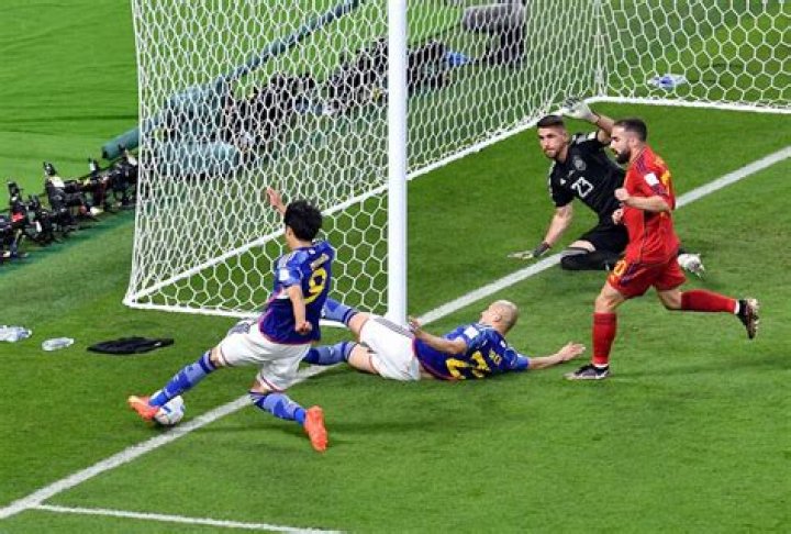 Who knocked Japan out of the World Cup?