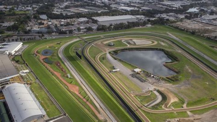 Who owns Rosehill Racecourse?