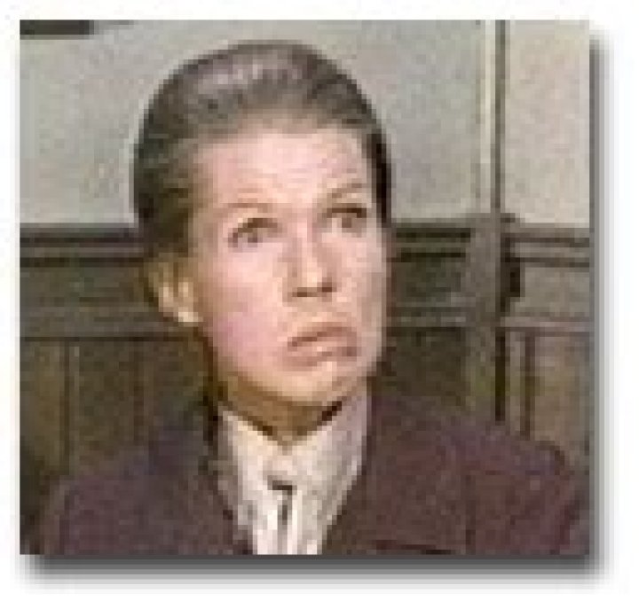 Who played Frau Linkmeyer?